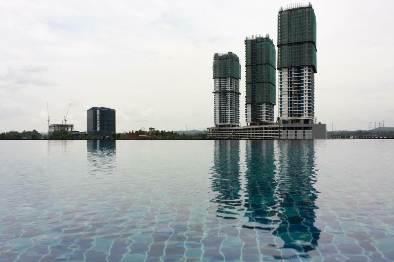 Ashton Meridin Suites Nusajaya  Bagian luar foto